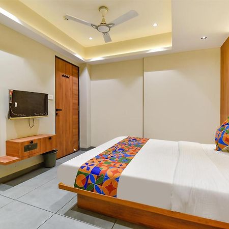 Fabhotel Udhna Inn, Near Udhna Junction Σουράτ Εξωτερικό φωτογραφία