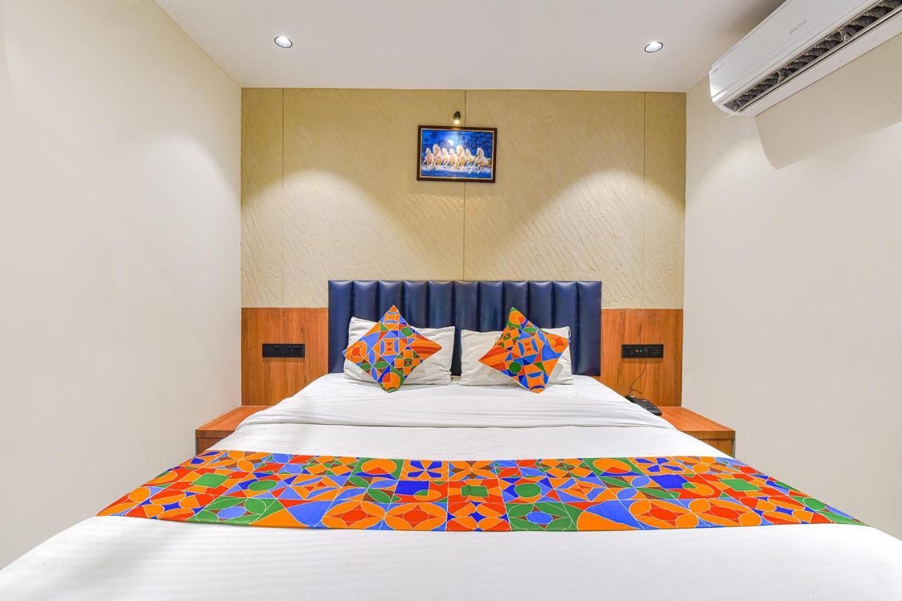 Fabhotel Udhna Inn, Near Udhna Junction Σουράτ Εξωτερικό φωτογραφία