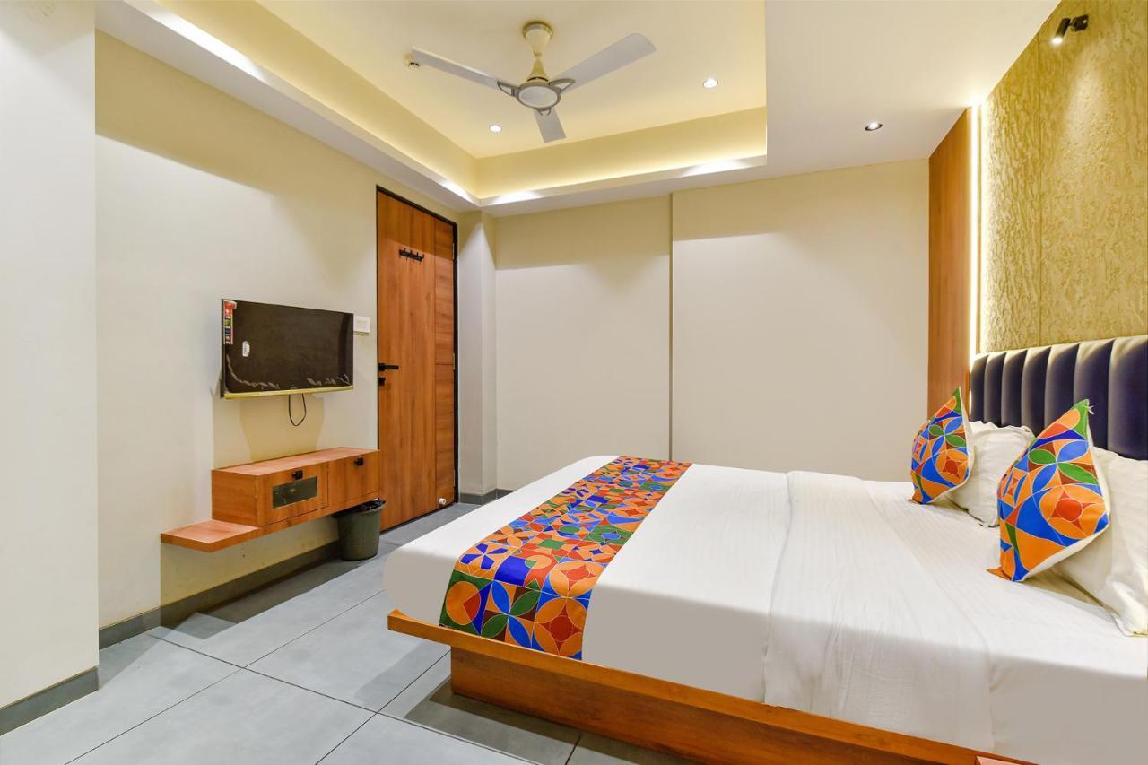 Fabhotel Udhna Inn, Near Udhna Junction Σουράτ Εξωτερικό φωτογραφία