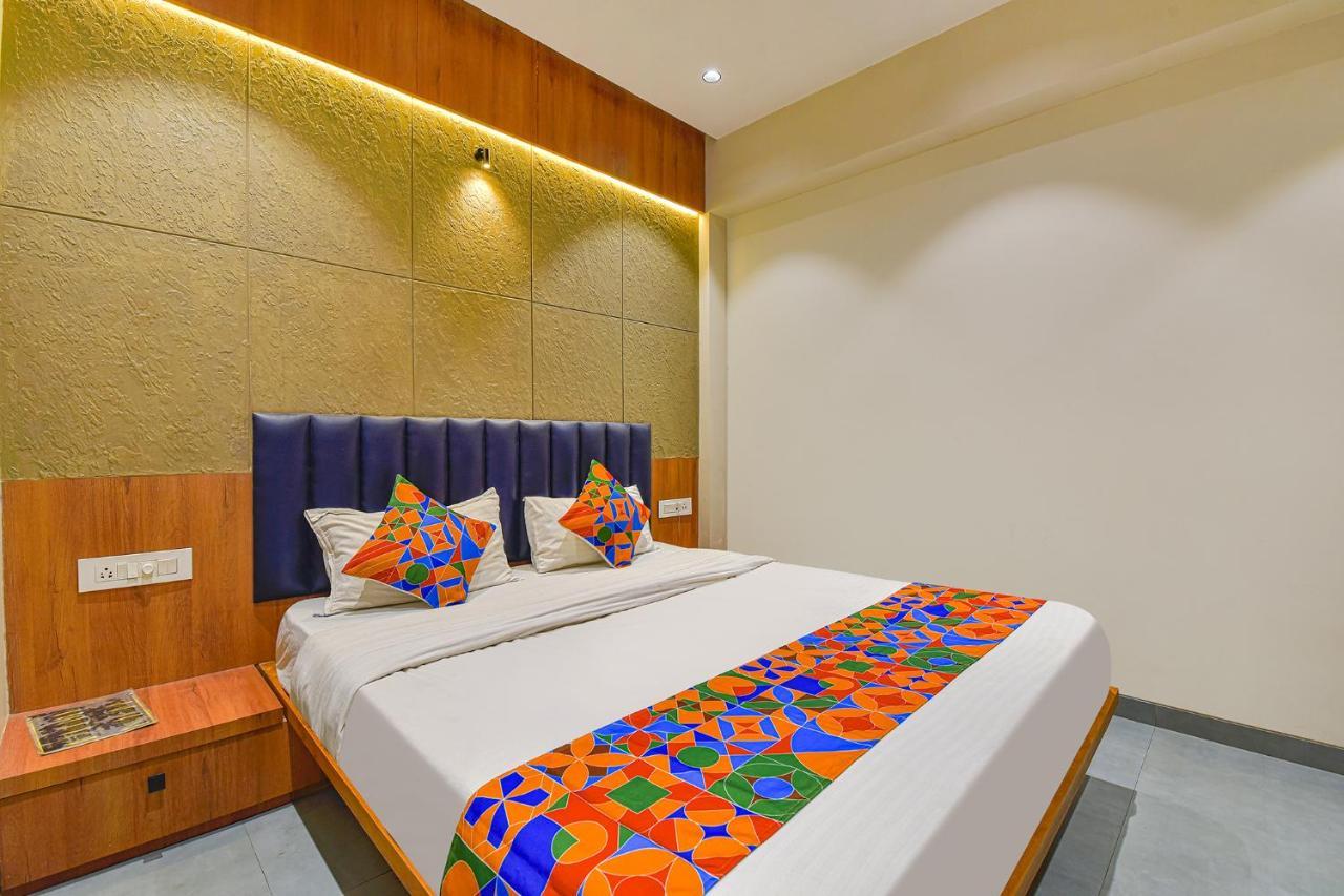 Fabhotel Udhna Inn, Near Udhna Junction Σουράτ Εξωτερικό φωτογραφία