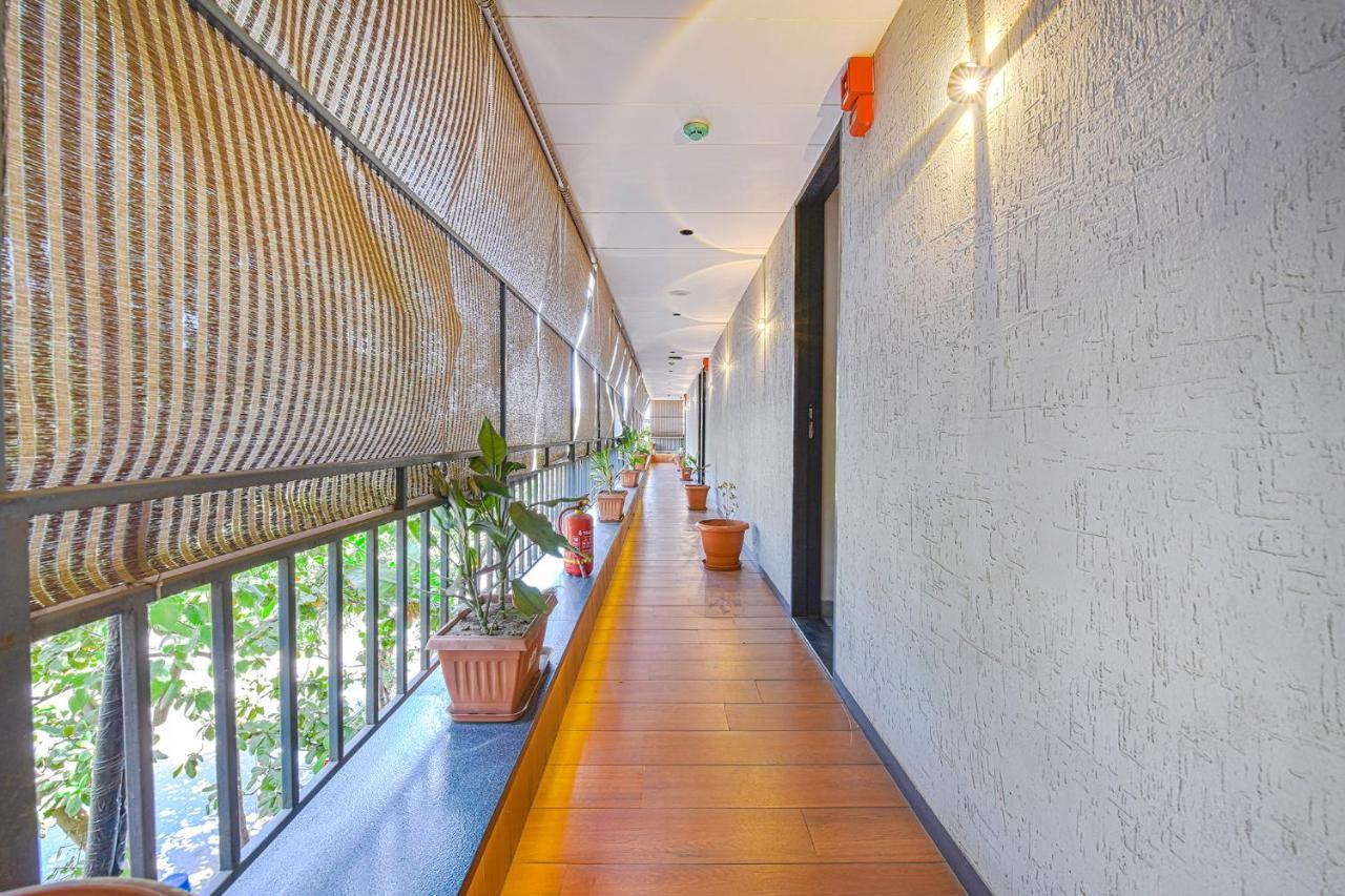 Fabhotel Udhna Inn, Near Udhna Junction Σουράτ Εξωτερικό φωτογραφία