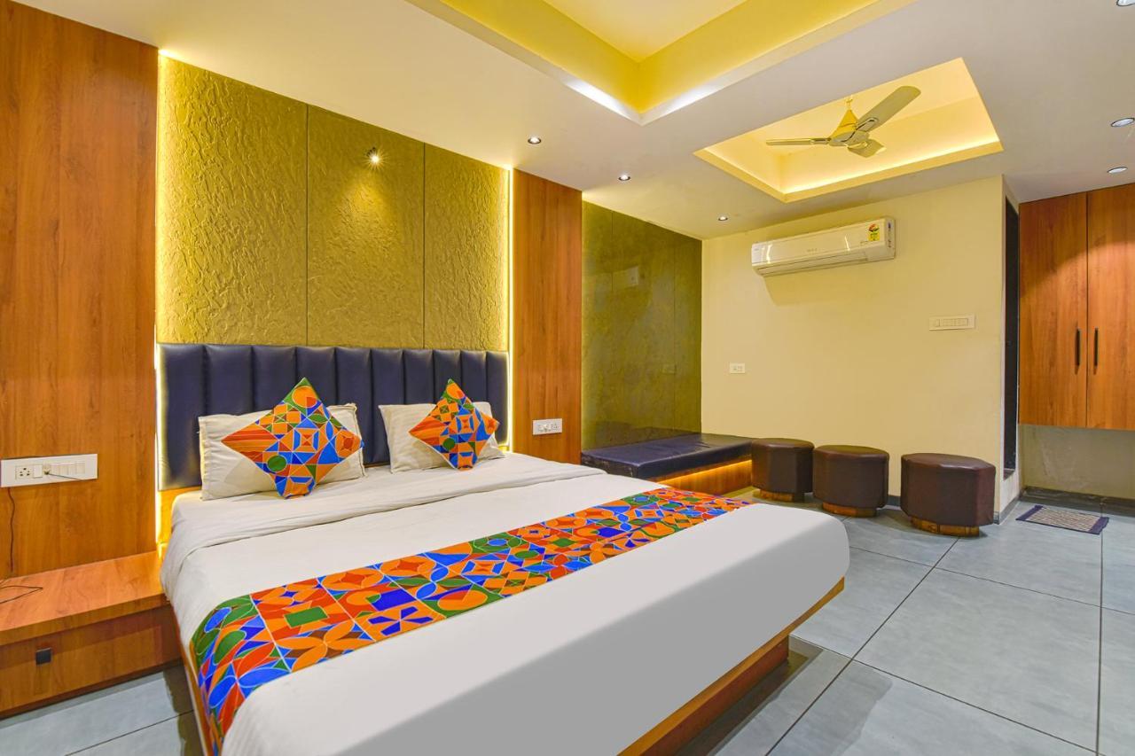 Fabhotel Udhna Inn, Near Udhna Junction Σουράτ Εξωτερικό φωτογραφία