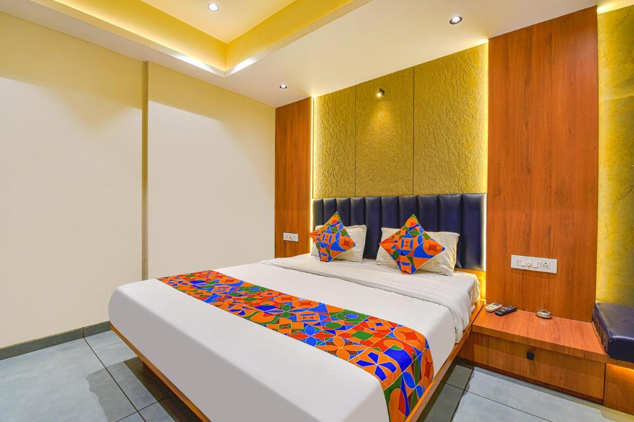 Fabhotel Udhna Inn, Near Udhna Junction Σουράτ Εξωτερικό φωτογραφία